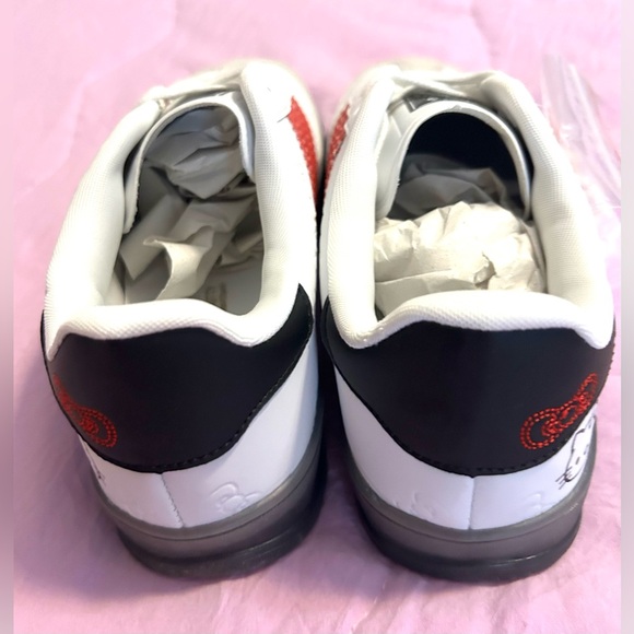 Hello Kitty Adidas - Picture 8 of 9